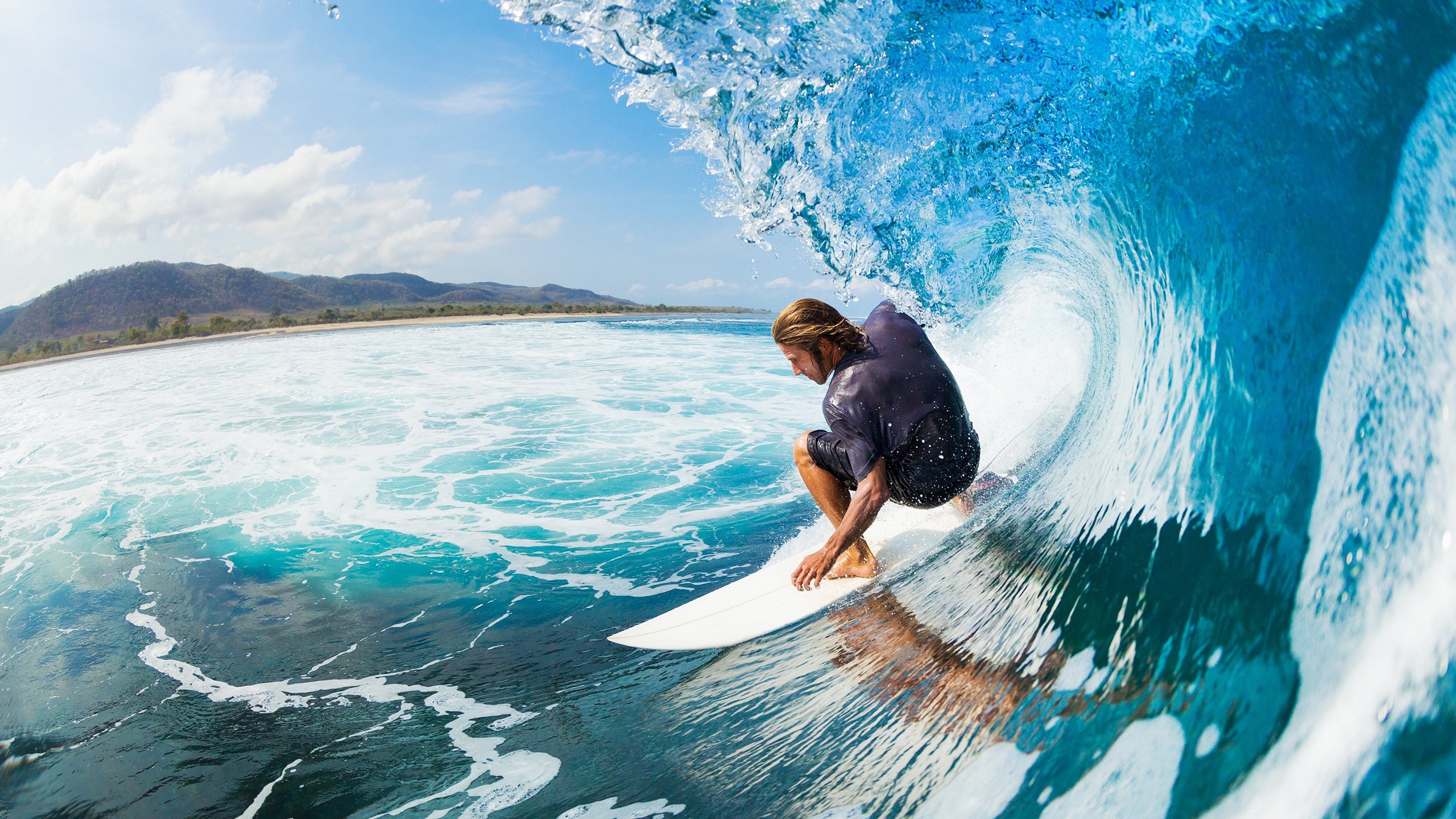 创纪录自行车选手挑战极限坡道，自行车赛道坡度
